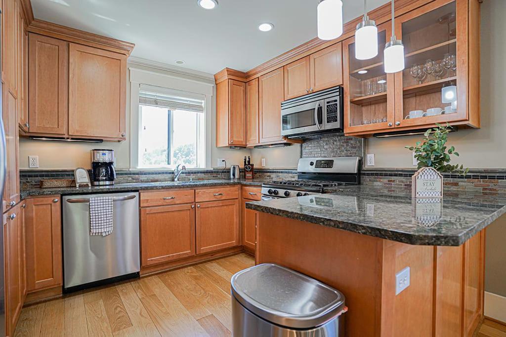 Exquisite Central Townhome With Spacious Loft And Gourmet Kitchen Seattle Exterior foto