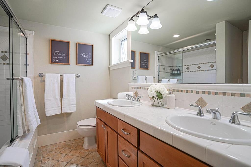 Exquisite Central Townhome With Spacious Loft And Gourmet Kitchen Seattle Exterior foto