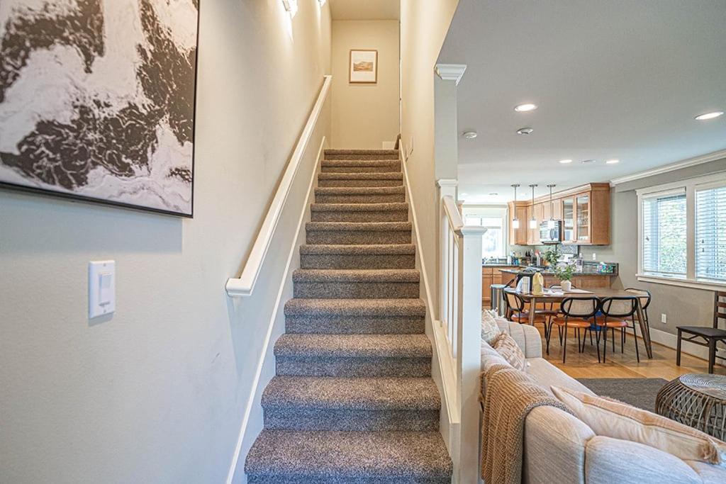 Exquisite Central Townhome With Spacious Loft And Gourmet Kitchen Seattle Exterior foto